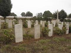 CIMETIERE SEPTEMBRE 2006 ORAN PETIT LAC 02